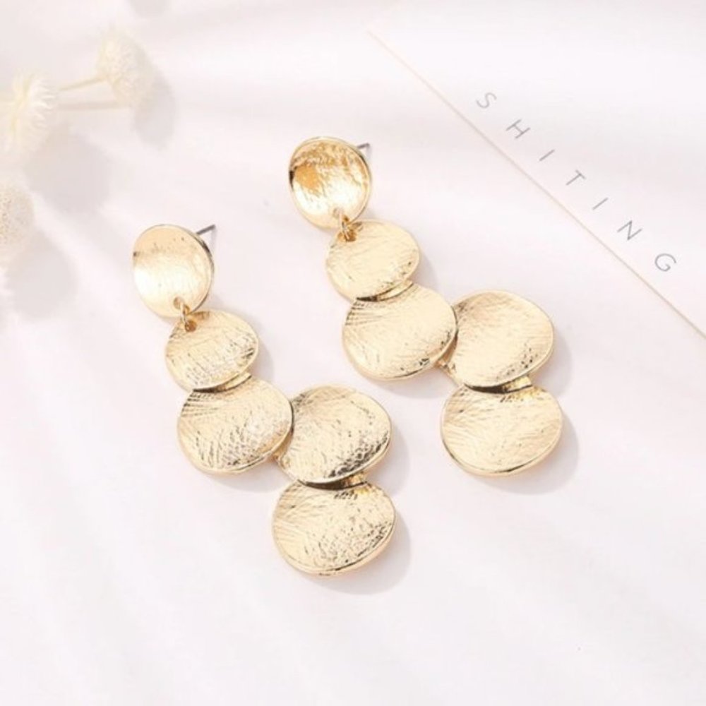 ❤ Round dropping earrings !!! ❤